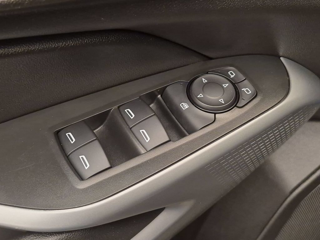 Thumbnail: 2025 Chevrolet Trax - 10