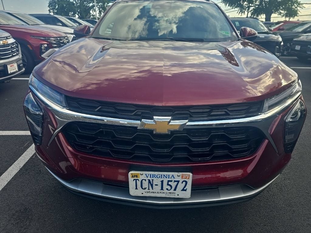 Thumbnail: 2025 Chevrolet Trax - 2