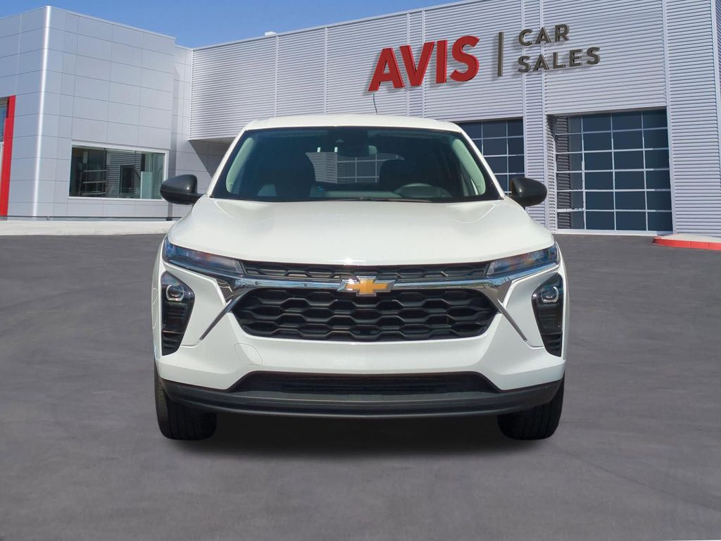 Thumbnail: 2025 Chevrolet Trax - 2