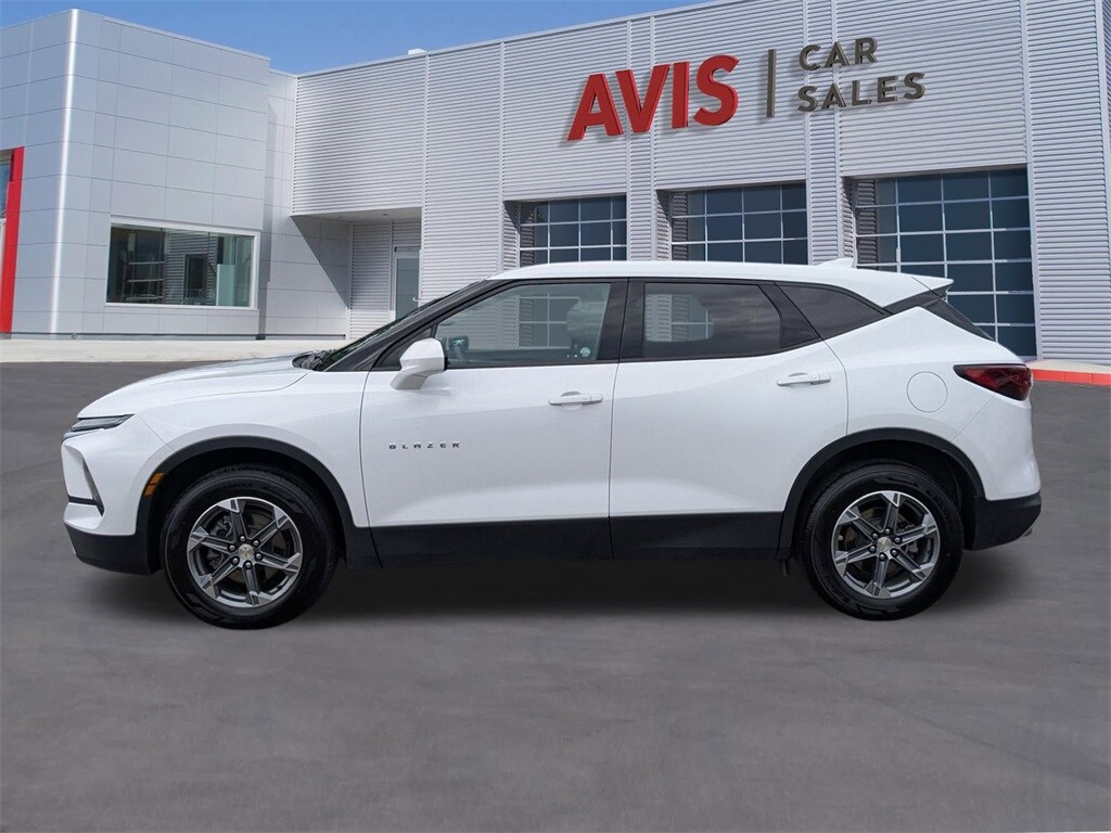 2023 Chevrolet Blazer 2LT photo 2
