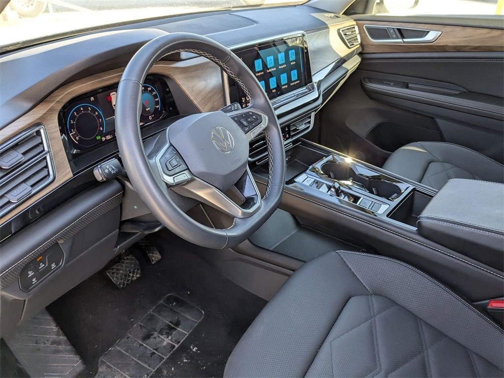 Thumbnail: 2024 Volkswagen Atlas - 17