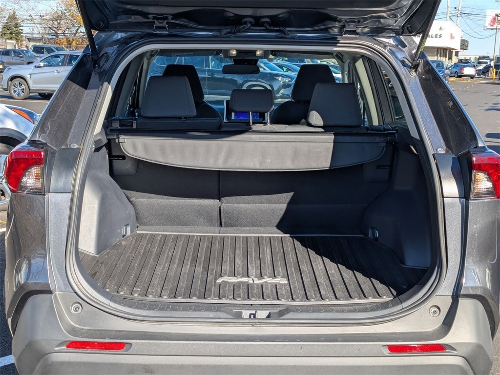 Thumbnail: 2025 Toyota RAV4 - 30