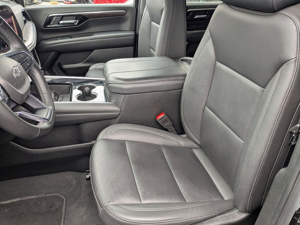 Thumbnail: 2025 Chevrolet Tahoe - 16