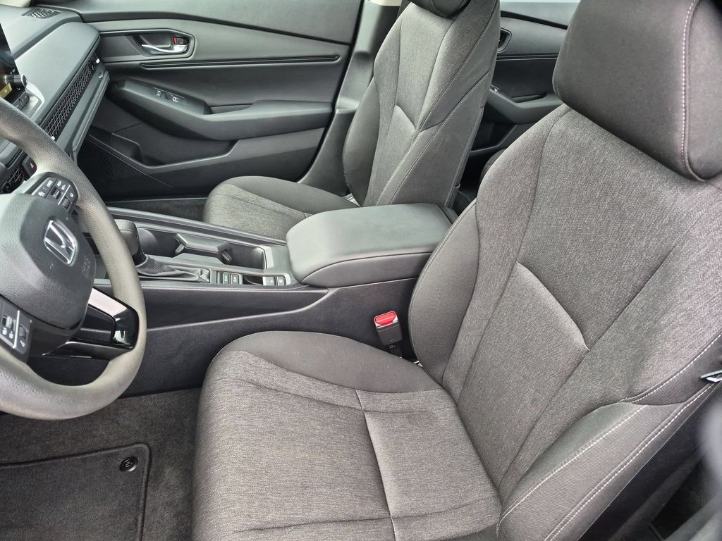 2025 Honda Accord SE - Photo 24
