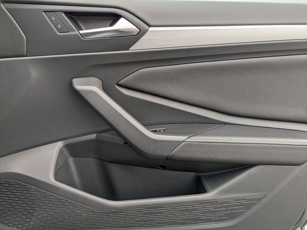 Thumbnail: 2025 Volkswagen Jetta - 33