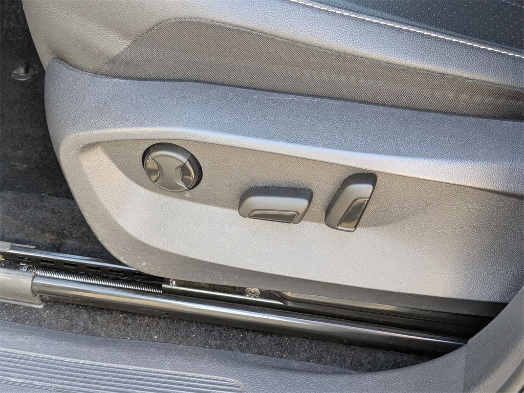 Thumbnail: 2024 Volkswagen Tiguan - 16