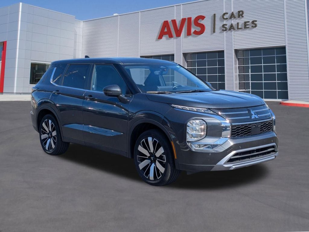 Thumbnail: 2025 Mitsubishi Outlander - 3