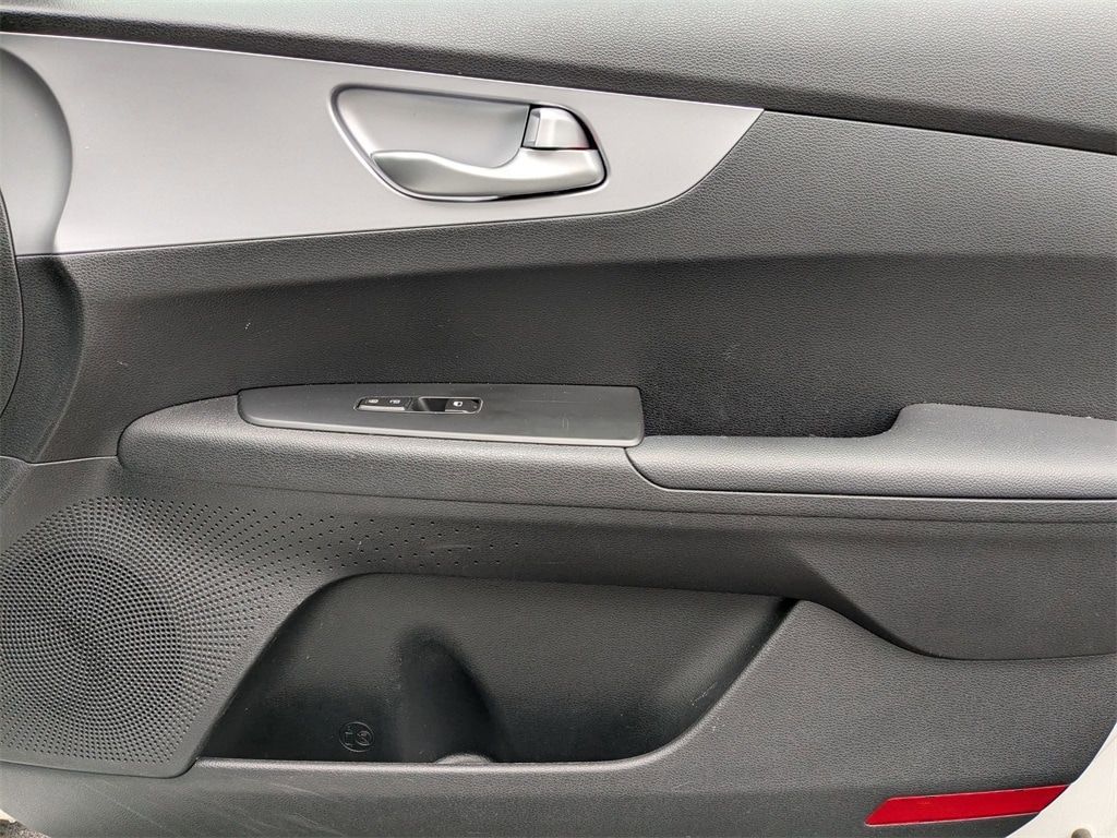 Thumbnail: 2024 Kia Forte - 31