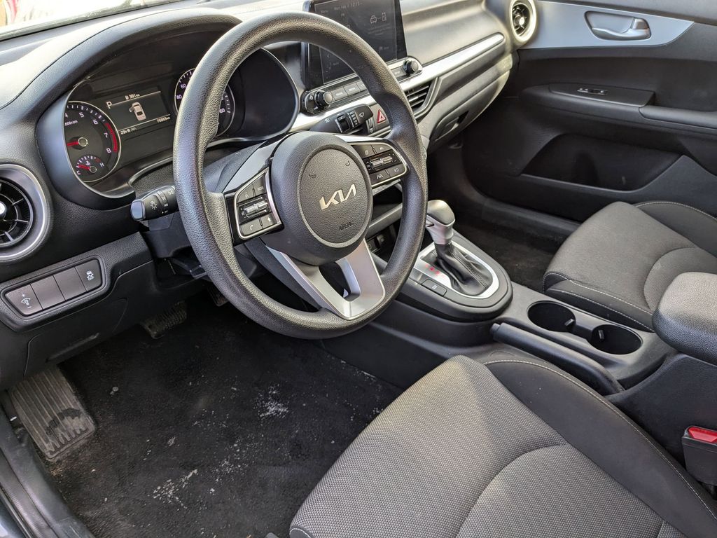 Thumbnail: 2024 Kia Forte - 16