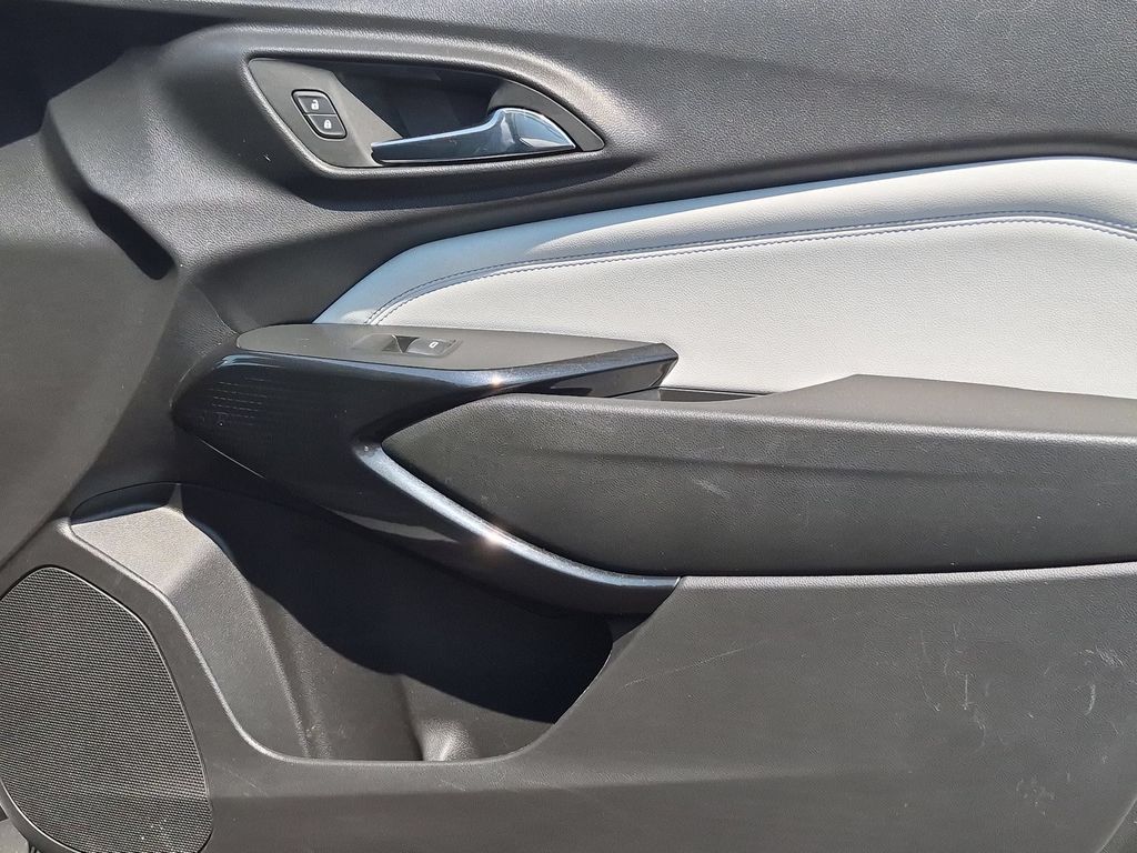 Thumbnail: 2025 Chevrolet Trax - 32