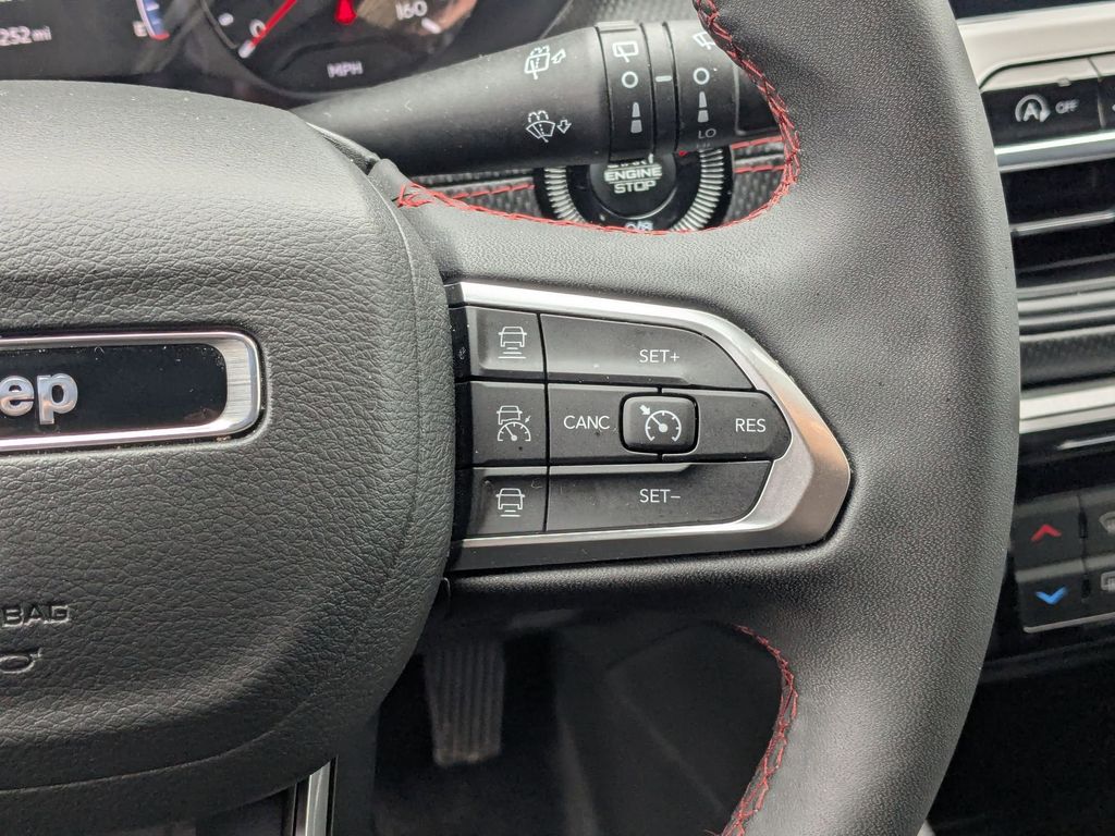 Thumbnail: 2025 Jeep Compass - 17