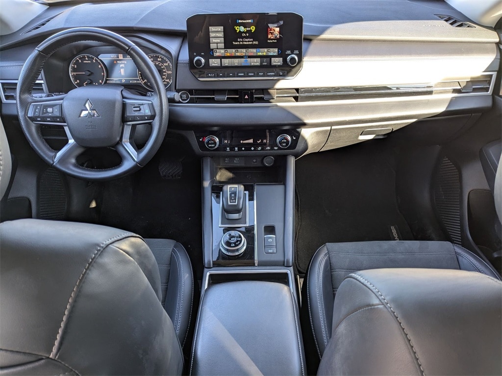 Thumbnail: 2024 Mitsubishi Outlander - 32