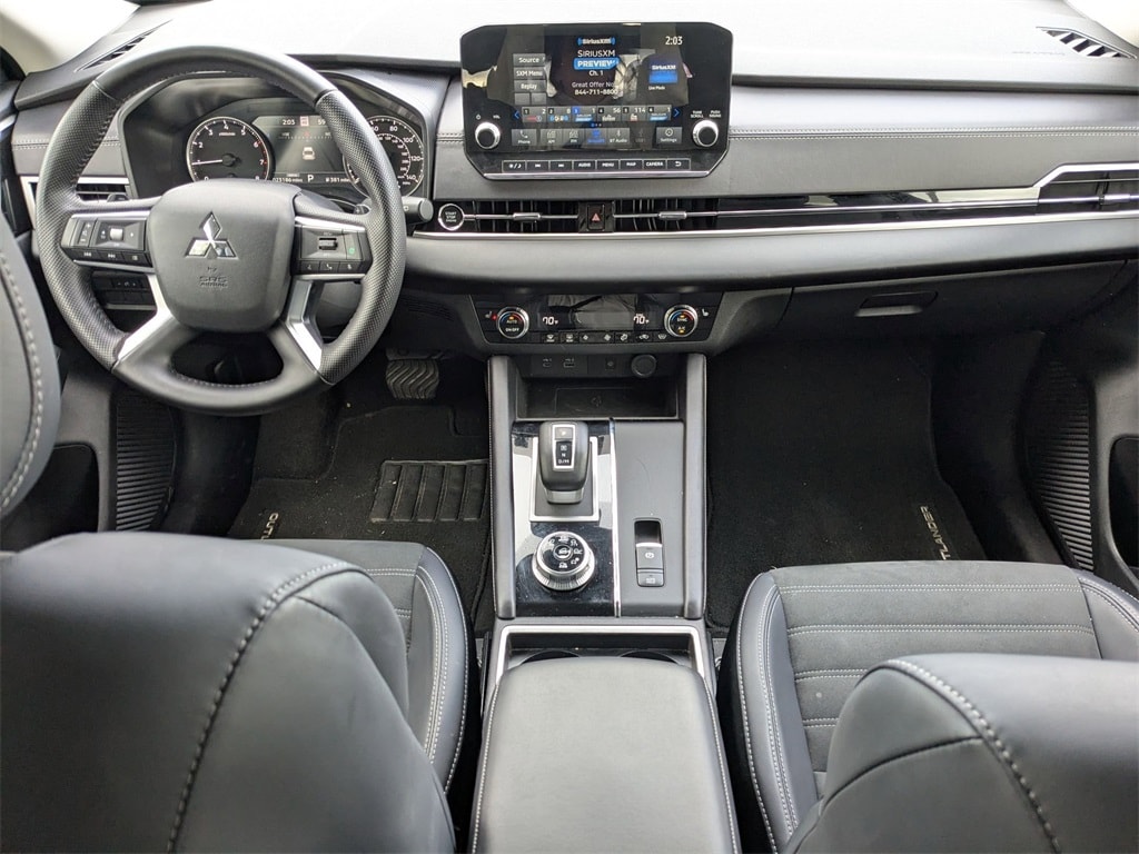 Thumbnail: 2024 Mitsubishi Outlander - 32