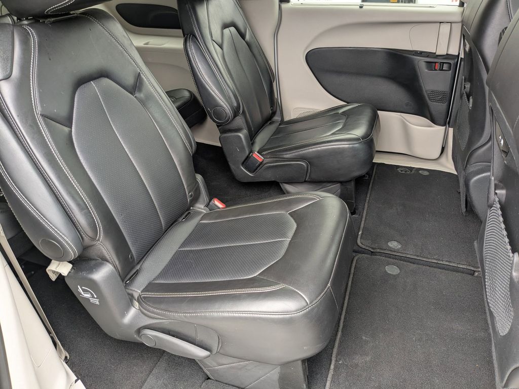 Thumbnail: 2024 Chrysler Pacifica - 30