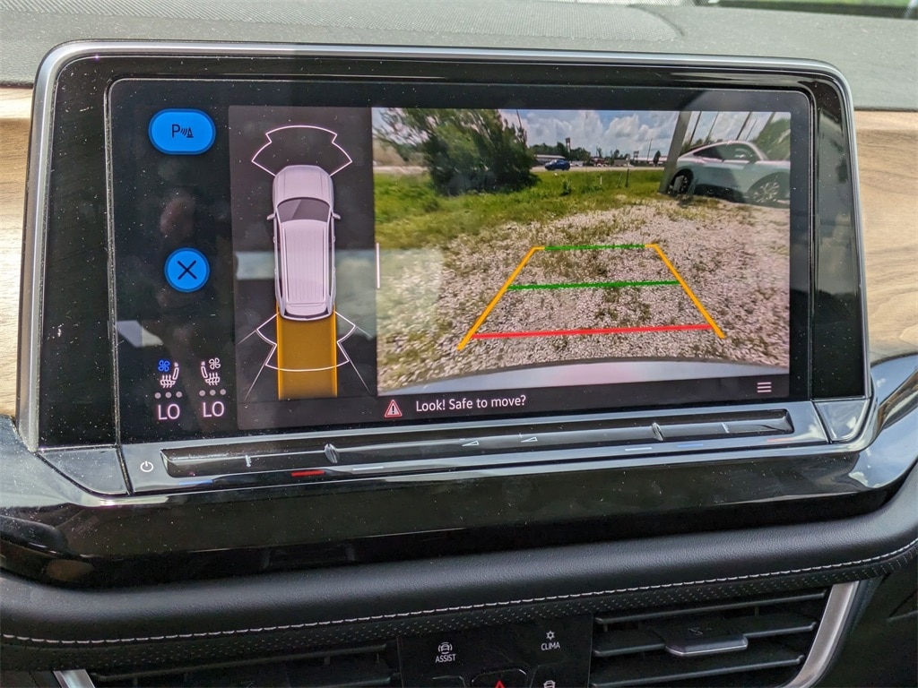 Thumbnail: 2024 Volkswagen Atlas - 17