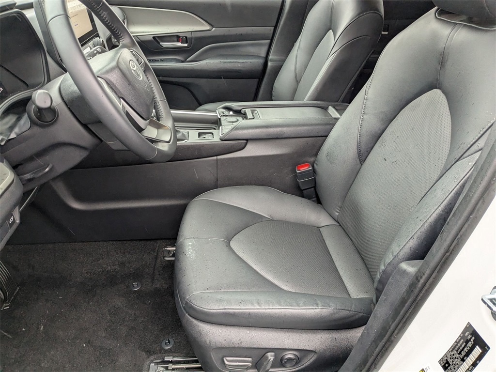 Thumbnail: 2025 Toyota Grand Highlander - 17