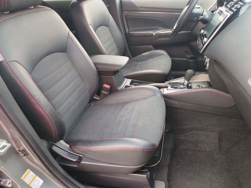 Thumbnail: 2025 Mitsubishi Outlander Sport - 24