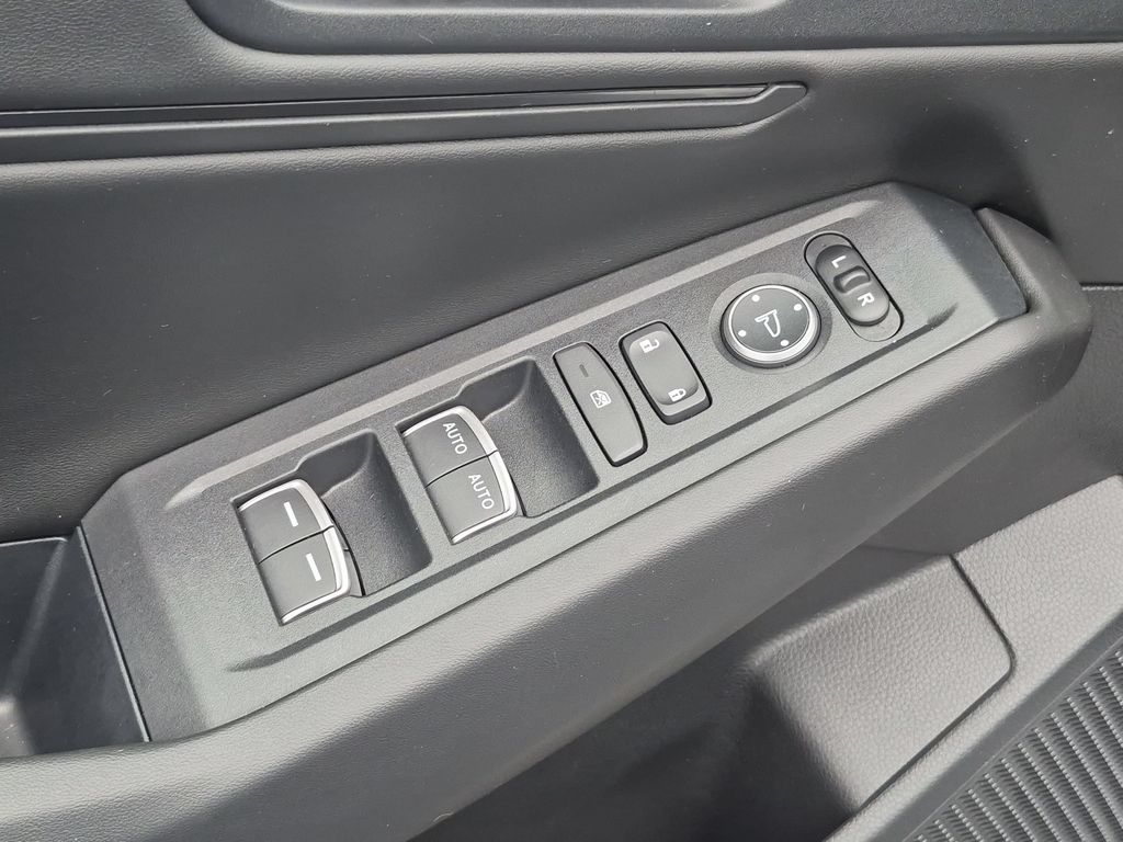 2025 Honda Accord SE - Photo 13