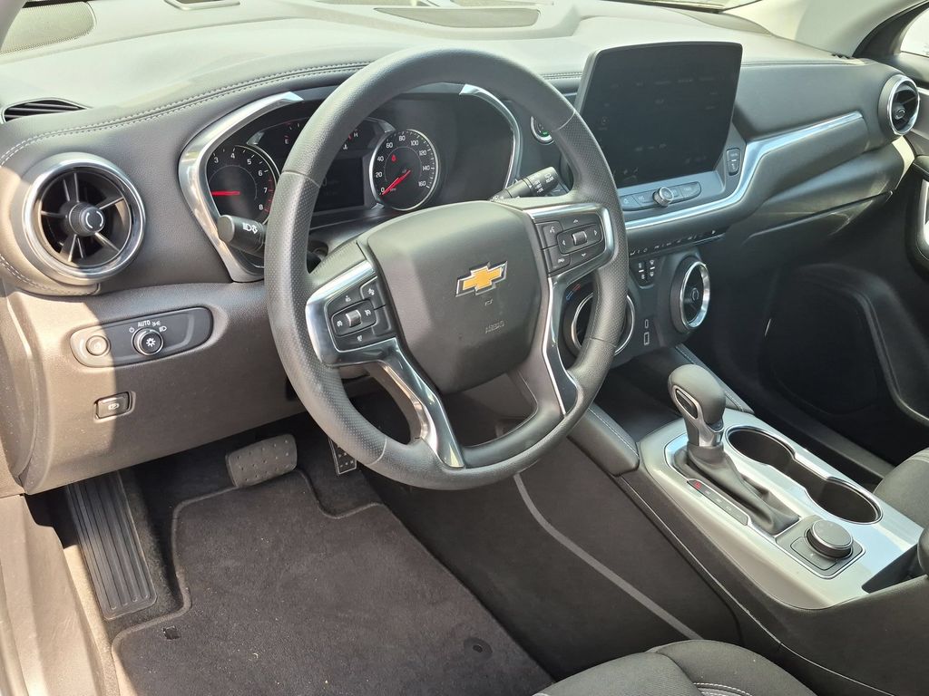 Thumbnail: 2025 Chevrolet Blazer - 15