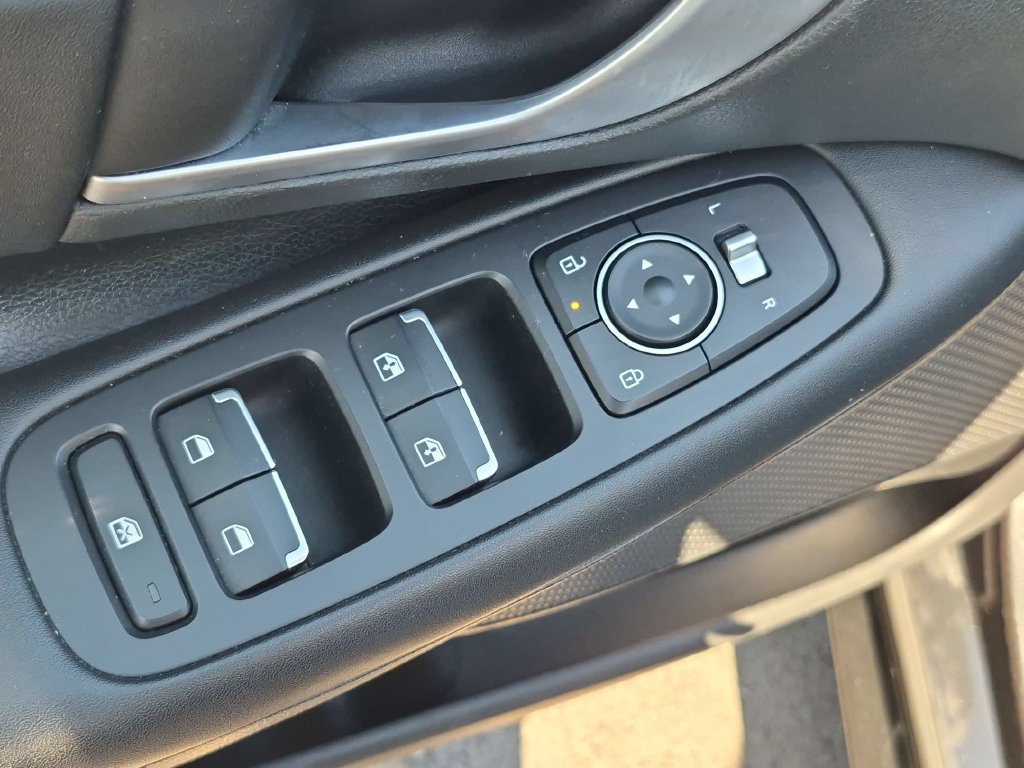 2025 Hyundai Sonata SEL - Photo 13
