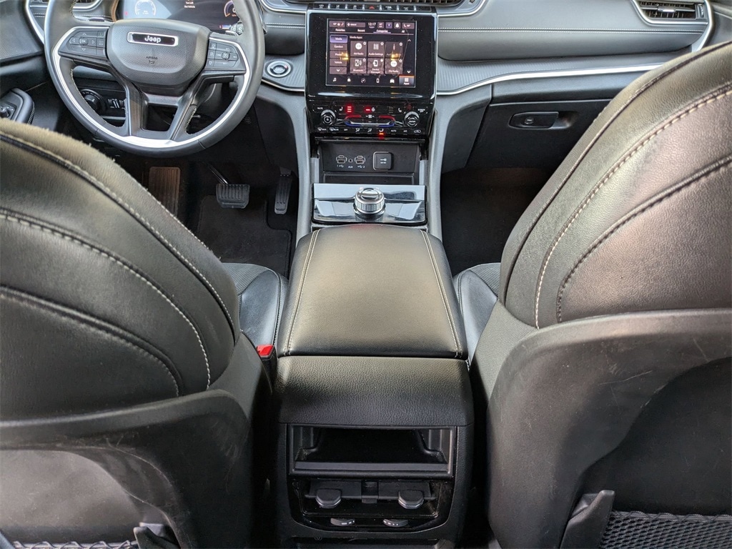 Thumbnail: 2024 Jeep Grand Cherokee - 32