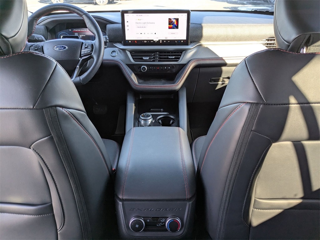 Thumbnail: 2025 Ford Explorer - 32