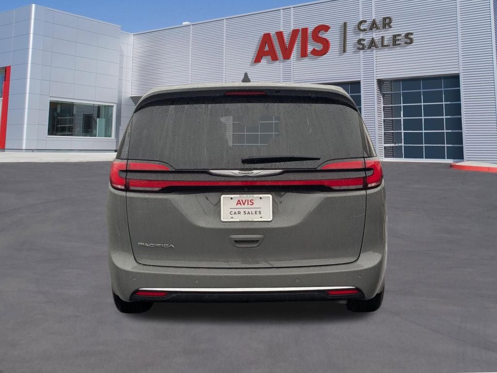 Thumbnail: 2025 Chrysler Pacifica - 7
