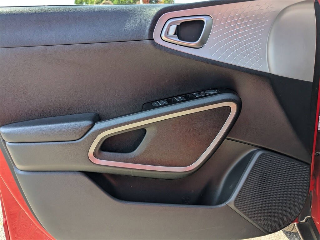 Thumbnail: 2022 Kia Soul - 10