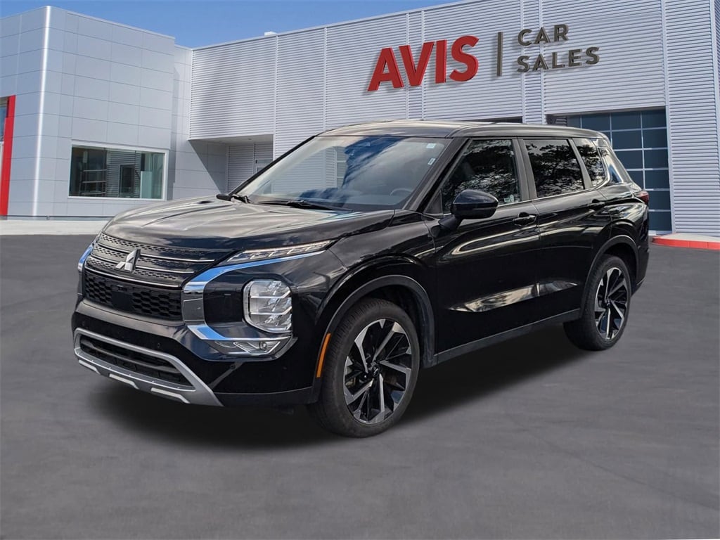 Thumbnail: 2024 Mitsubishi Outlander - 1