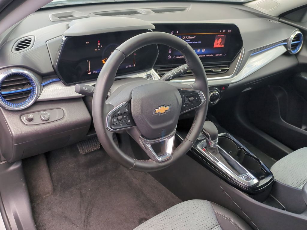 Thumbnail: 2025 Chevrolet Trax - 13