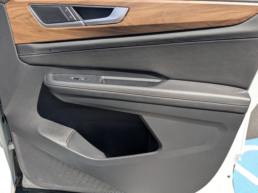 Thumbnail: 2025 Volkswagen Atlas - 32