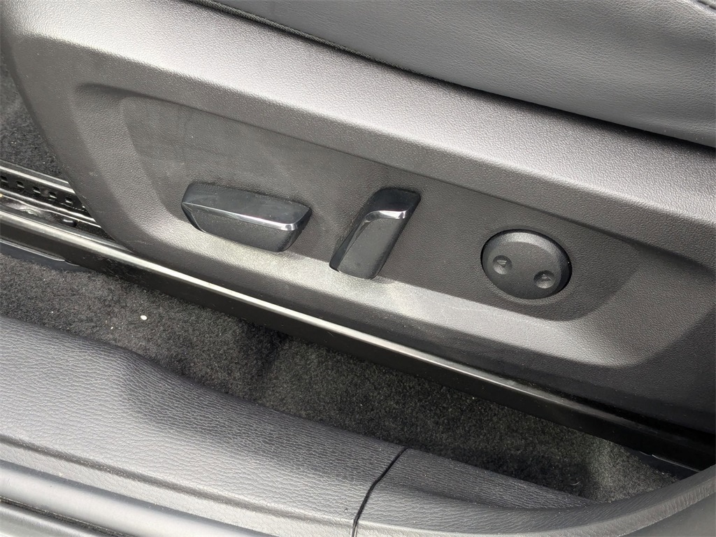 Thumbnail: 2025 Mitsubishi Outlander - 15