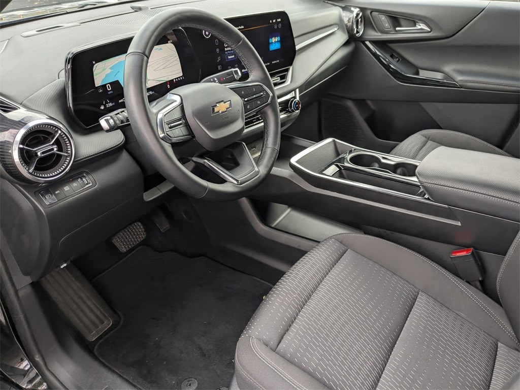 Thumbnail: 2025 Chevrolet Equinox - 16