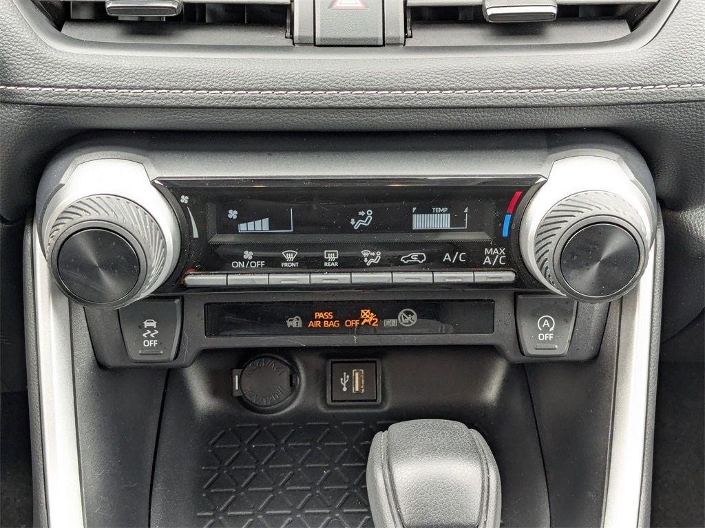 Thumbnail: 2025 Toyota RAV4 - 24