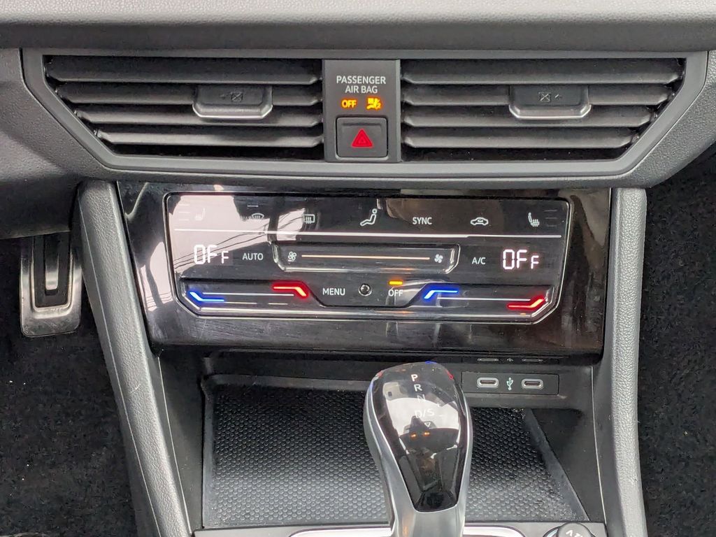 Thumbnail: 2025 Volkswagen Jetta - 24