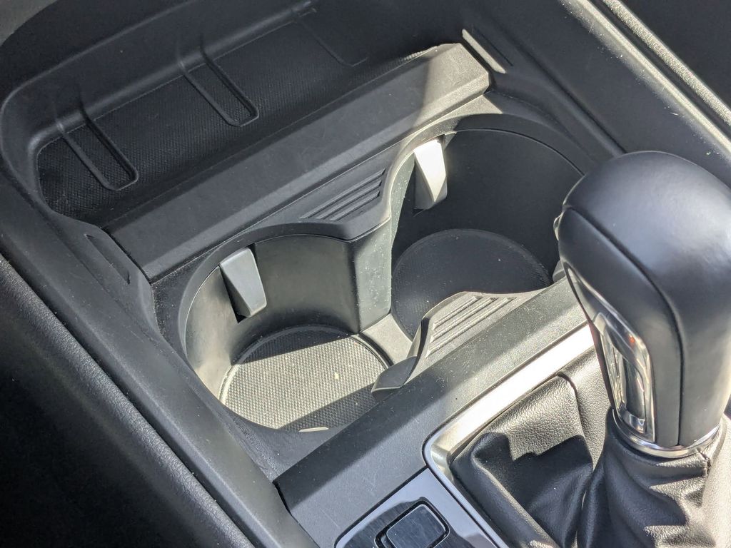 Thumbnail: 2025 Mazda CX-50 - 25