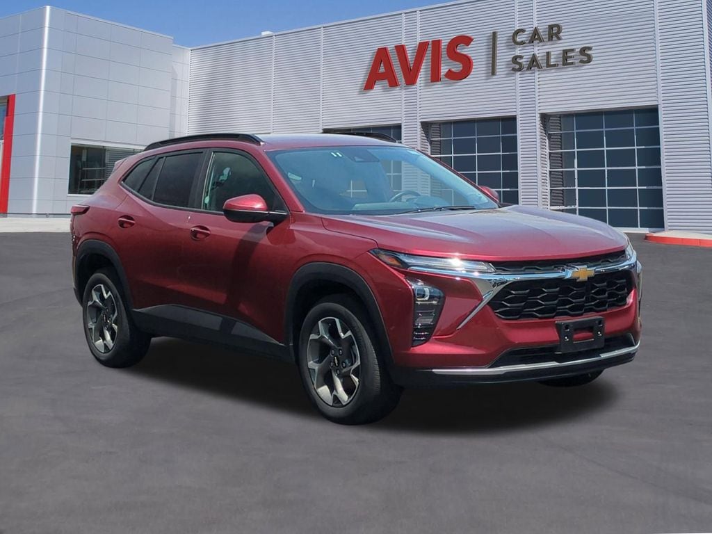 Thumbnail: 2025 Chevrolet Trax - 3