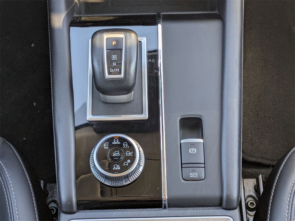 Thumbnail: 2024 Mitsubishi Outlander - 26