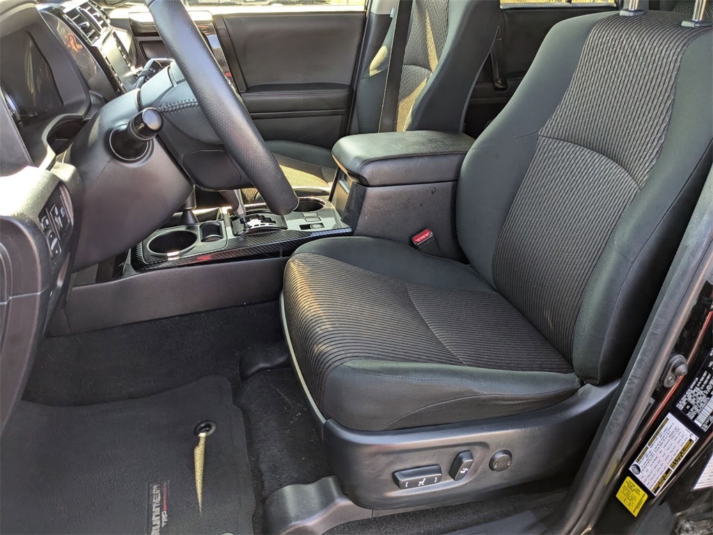 Thumbnail: 2024 Toyota 4Runner - 18