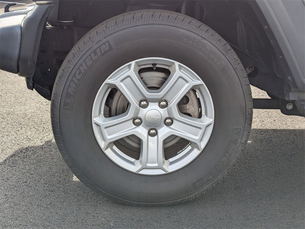 Thumbnail: 2021 Jeep Wrangler - 9