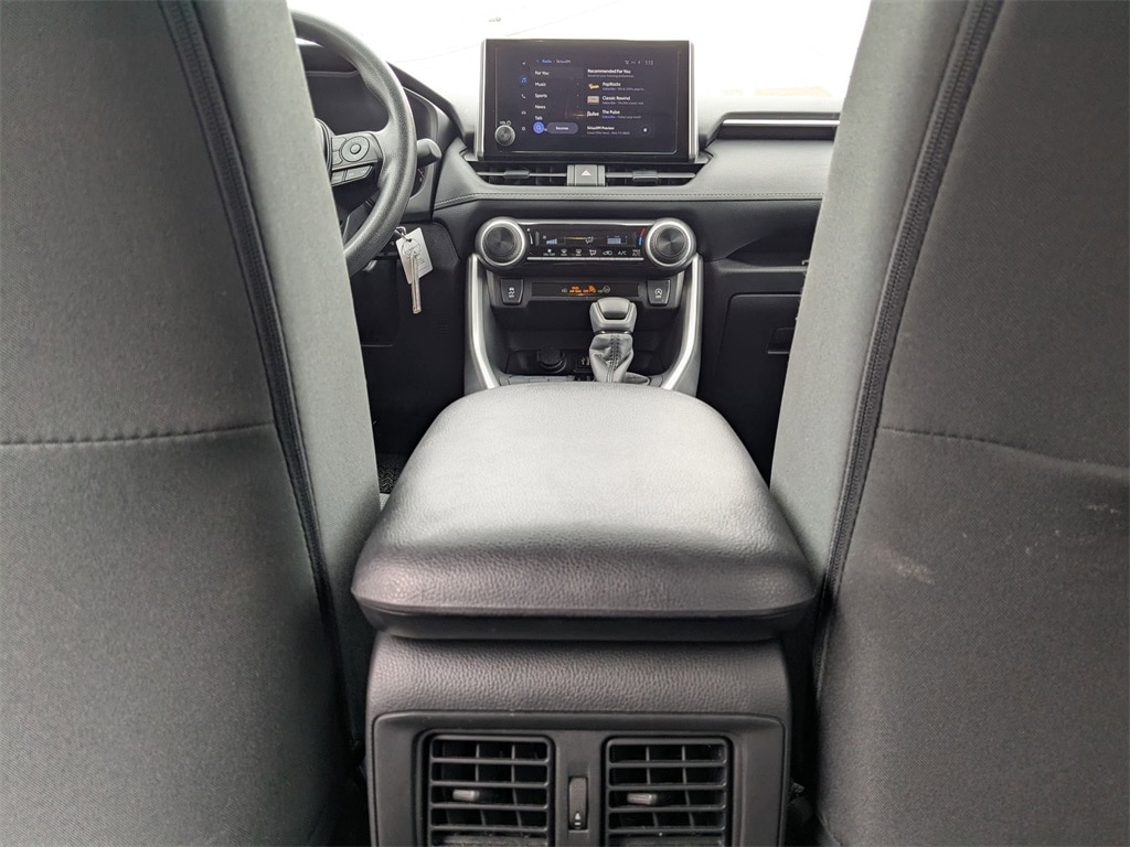 Thumbnail: 2025 Toyota RAV4 - 29