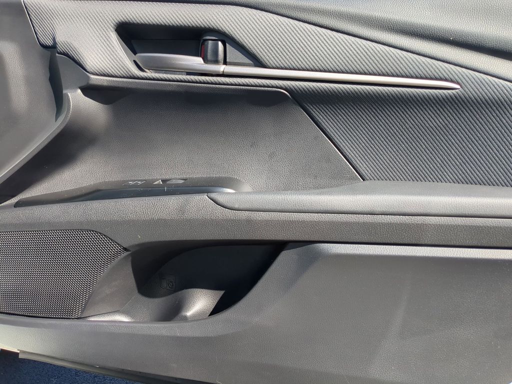 Thumbnail: 2025 Toyota Camry - 35