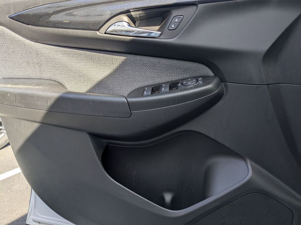 Thumbnail: 2025 Chevrolet TrailBlazer - 11