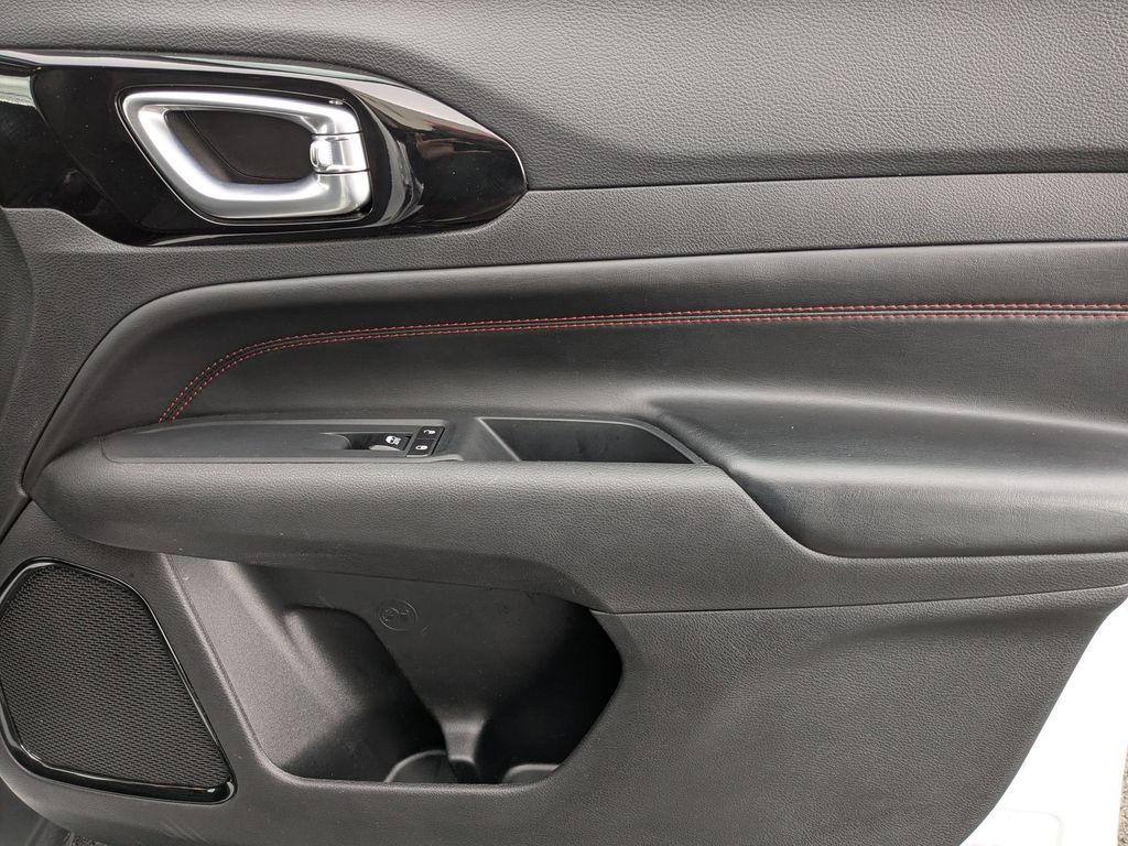 Thumbnail: 2025 Jeep Compass - 29