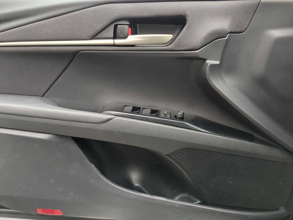 Thumbnail: 2025 Toyota Camry - 11