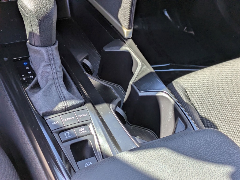 Thumbnail: 2025 Toyota Camry - 23