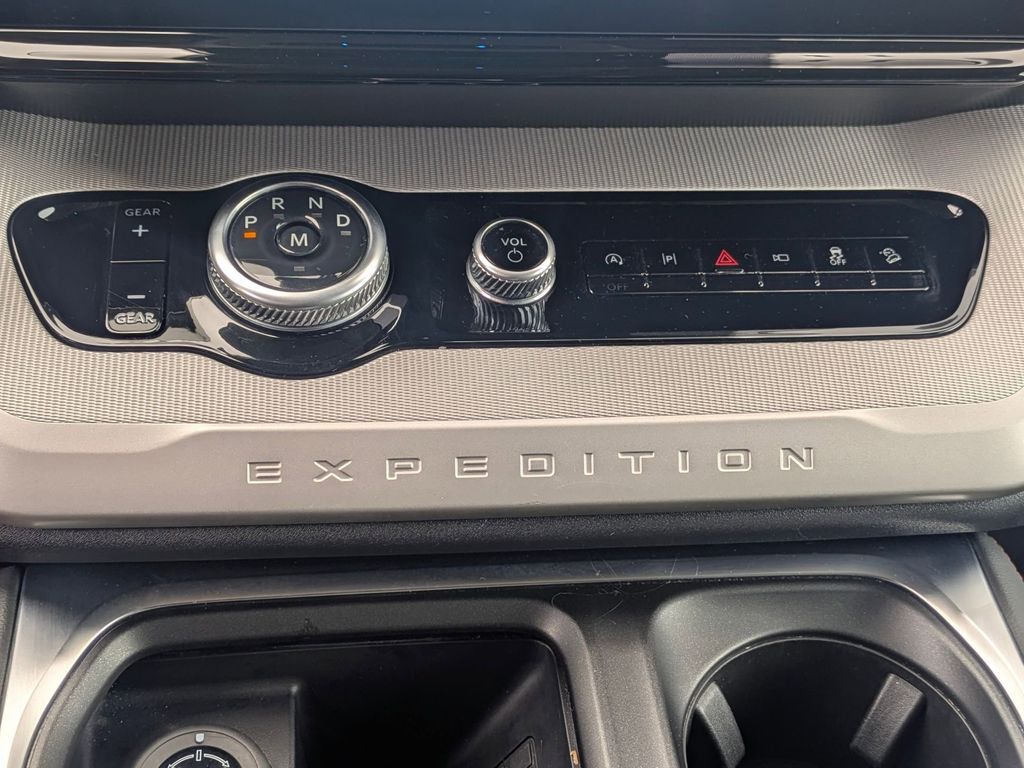 Thumbnail: 2025 Ford Expedition - 30