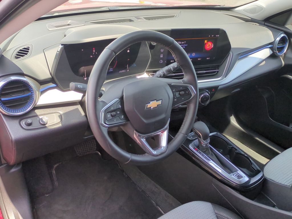 Thumbnail: 2025 Chevrolet Trax - 13