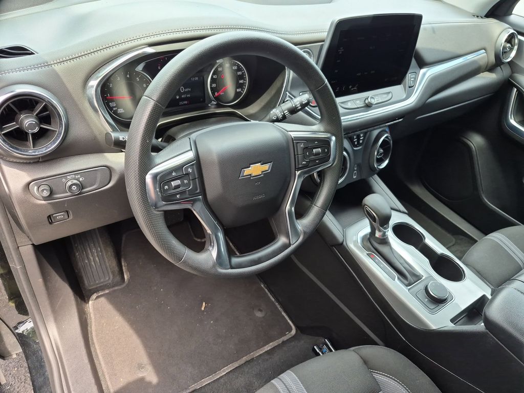 Thumbnail: 2025 Chevrolet Blazer - 15