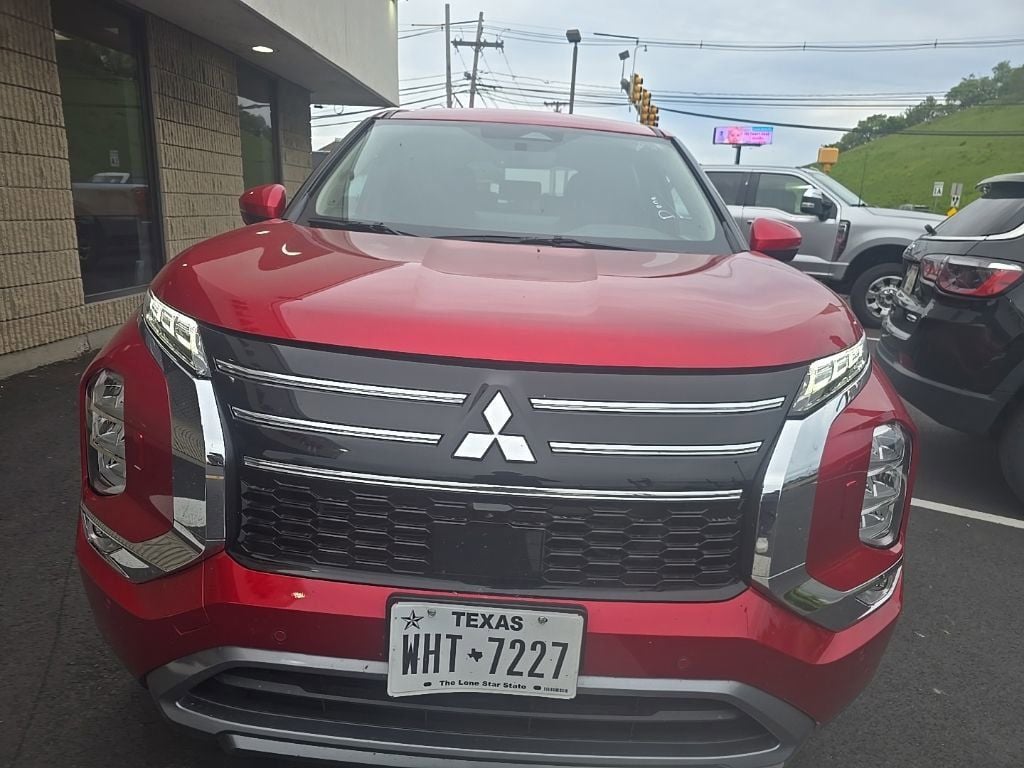 Thumbnail: 2025 Mitsubishi Outlander - 2